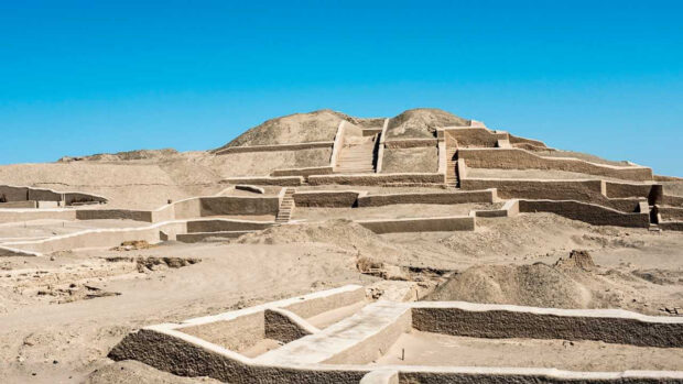 pyramides cahuachi archeologie nazca perou