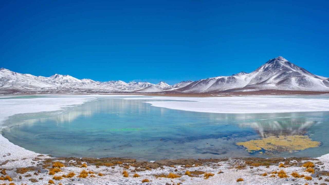 montagne lagune neige nature paysage