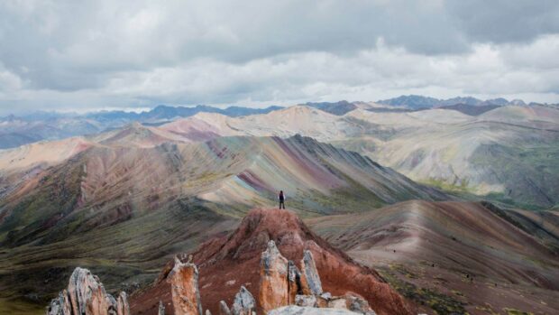 palcoyo-montagne-coloree-paysage-nature