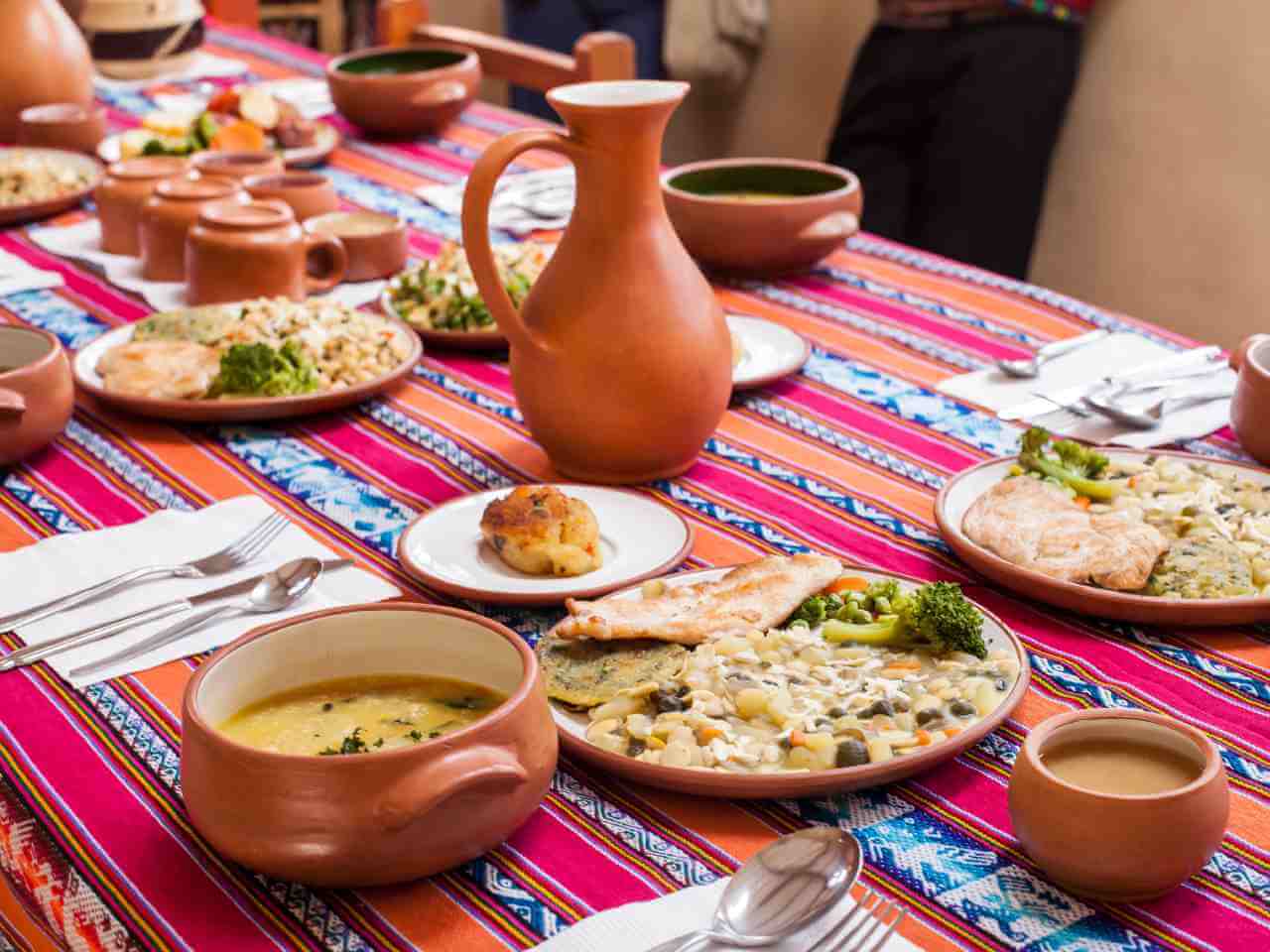 Repas traditionnel péruvien chez l'habitant