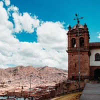 Vue depuis les hauteurs de Cusco au Pérou