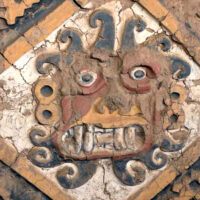 Visage sur le site archéologique de Trujillo au Pérou