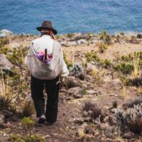 Paysan péruvien au Lac Titicaca